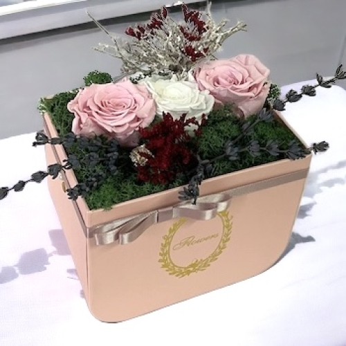 Stabilizovaná kytica v elegantnom flower boxe