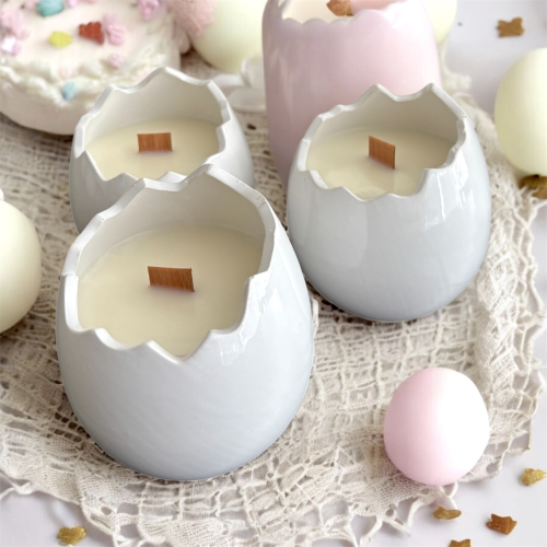 Sójová sviečka vo veľkonočnom keramickom vajíčku