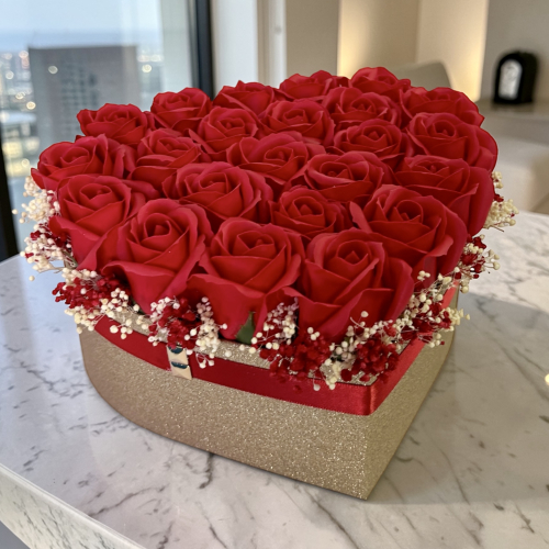 Luxusný kvetinový box s červenými ružami Rose Glamour