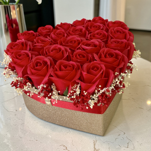 Luxusný kvetinový box s červenými ružami Rose Glamour