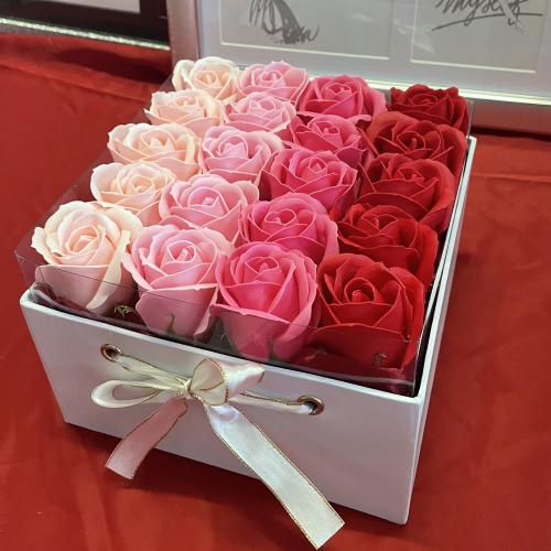 Luxusný kvetinový box Pink Roses Rainbow