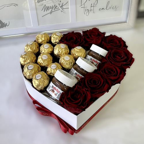 Luxusný darčekový box v tvare srdca s trvácnymi ružami