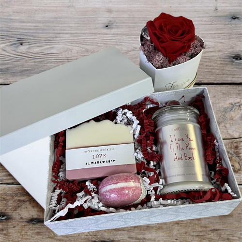 Romantická darčeková krabička + trvácna ruža v boxíku