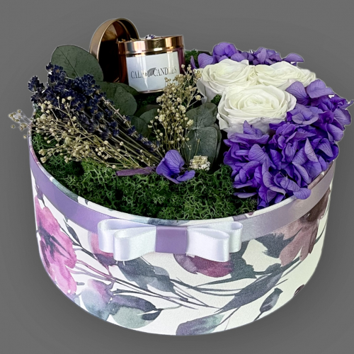 Veľký flower box s potlačou kvetov, stabilizovanými kvetmi a sviečkou