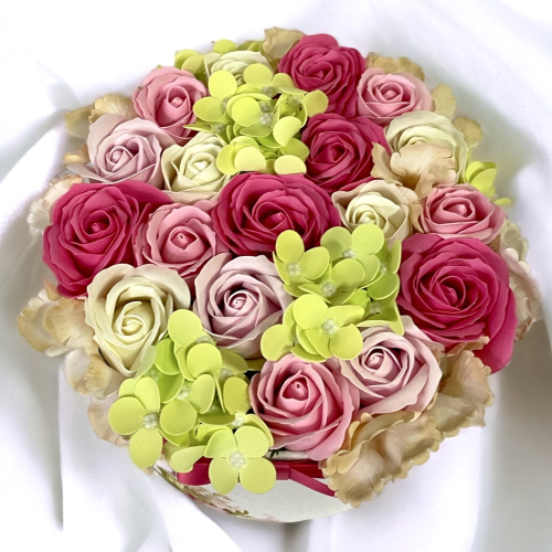 Kvetinový box Summer Garden s farebnými ružami a hortenziami 